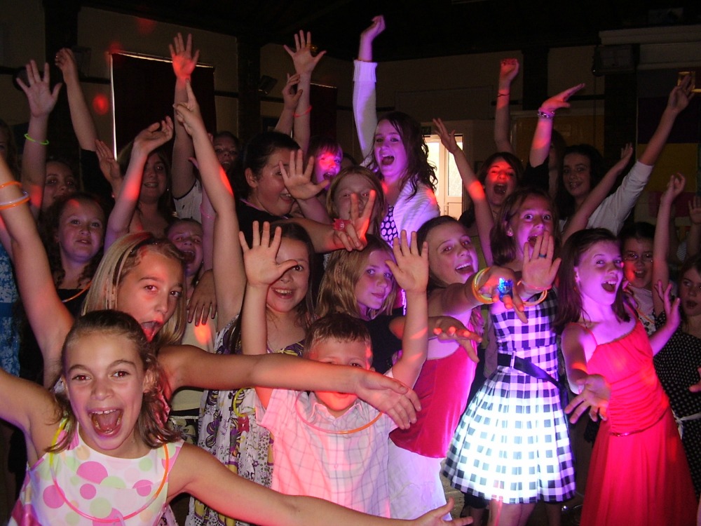 Disco & Karaoke Birthday, School and Preschool Parties Perth | Encore
